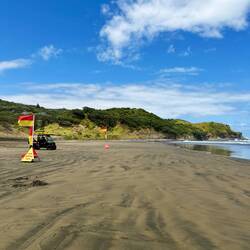 Badezone zwischen den Fahnen