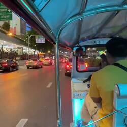 ...völlig irre diese TukTuk Mafia😅🤪🛺