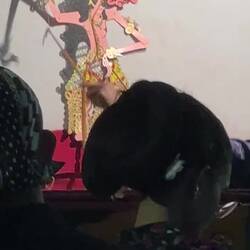 Wayung Kulit performance by students