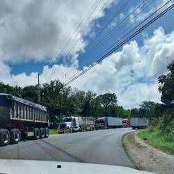 8km LKW Stau bis zur Grenze