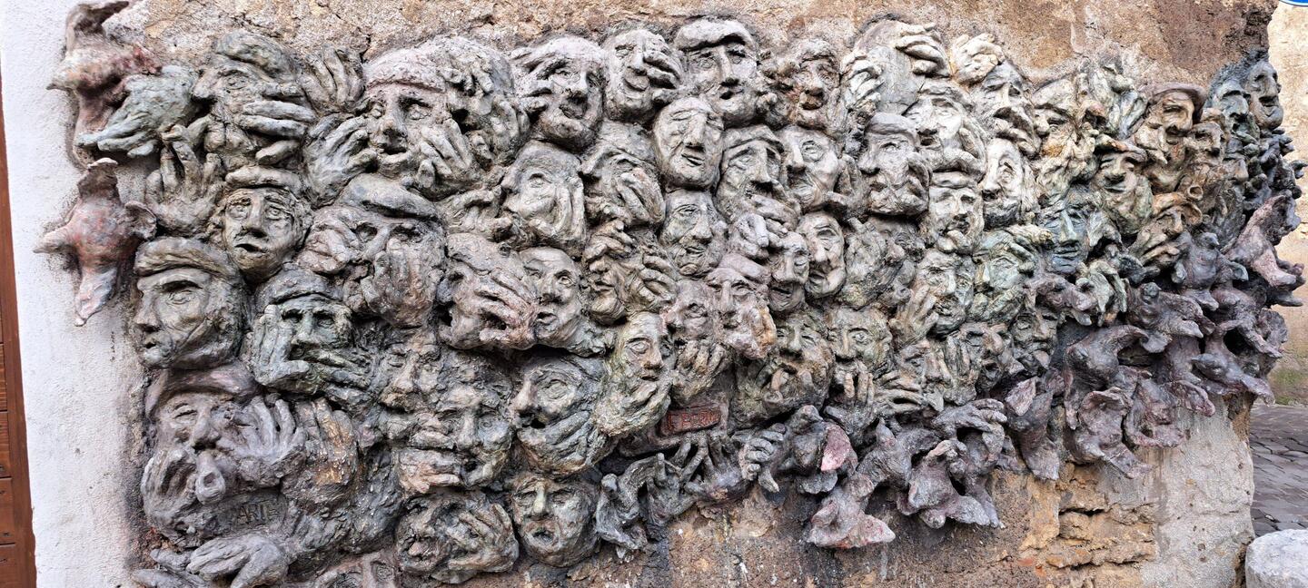 "Il pozzo delle mani" di Labyrinth