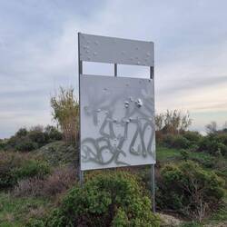 Da hat jemand wohl ein paar Schiessübungen gemacht.