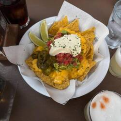 Vorspeise: Nachos mit Guacamole