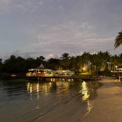 Coole Location am Stand von Martinique 😇