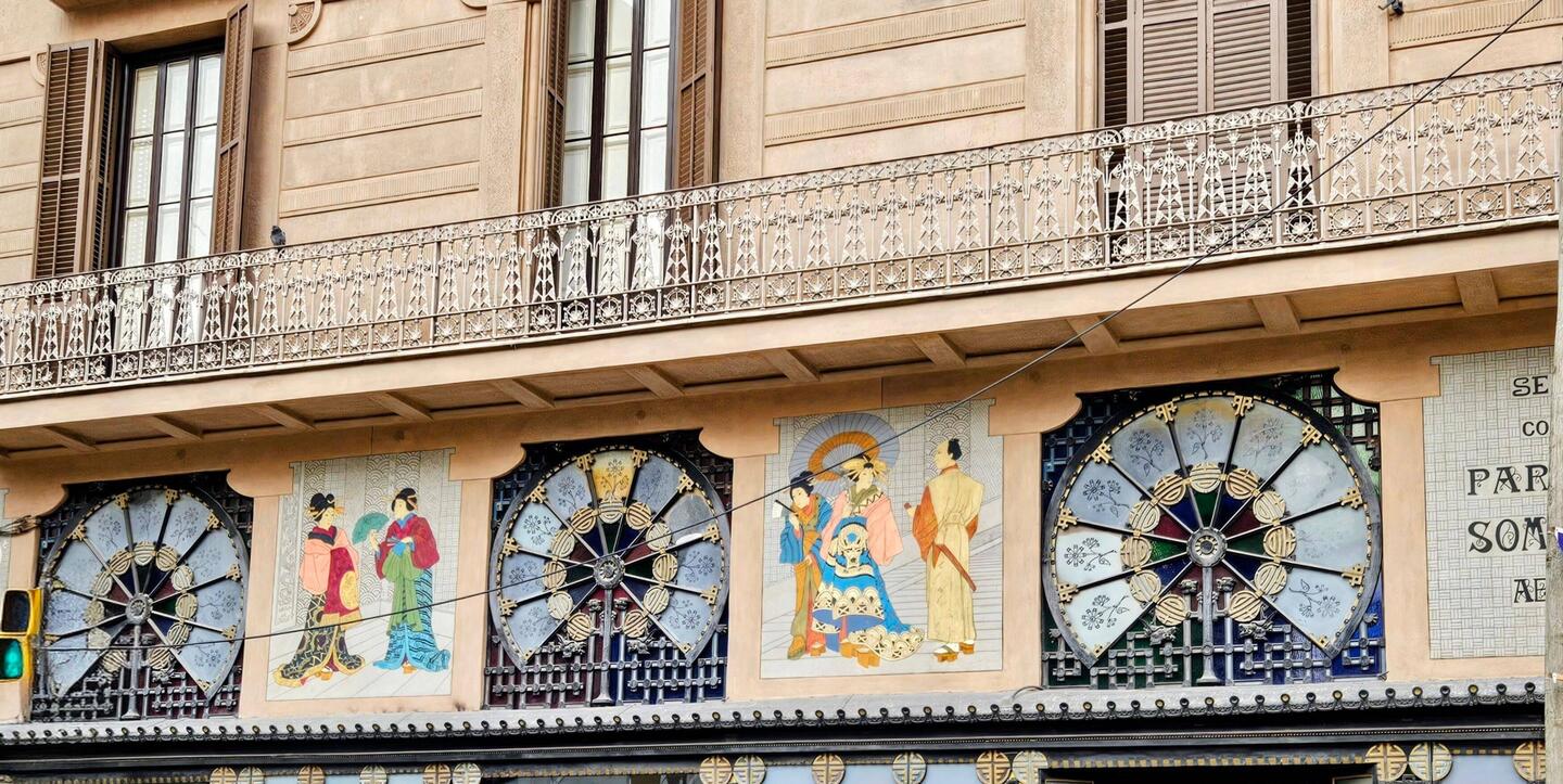 Unexpected images on this building!