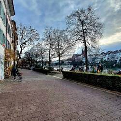 Gemütlich die Rheinpromenade