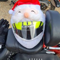 Und unter der Mütze war natürlich ein Helm