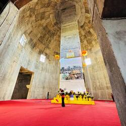 Und für den Innenausbau war wohl das Geld ausgegangen.