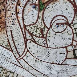 Maria und Jessica gestickt. Die Blicke sind Klasse 😅