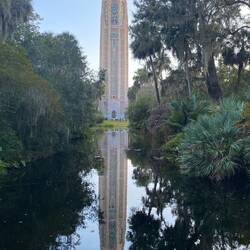 ... und den Glockenturm als Dankeschön an die Gemeinde gestiftet