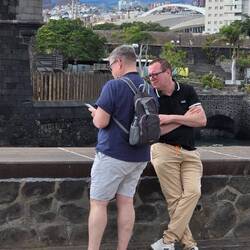 ... Ankunft der Kaimauer ...