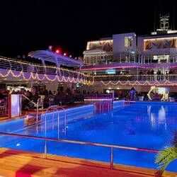 ... Adventsmarkt auf dem Pooldeck ...