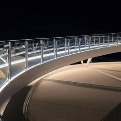 ... die Brücke am frühen Morgen ...