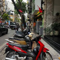 Les trottoirs "garages" à scooters