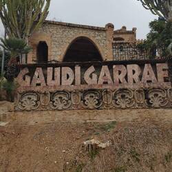 Auch abseits von Barcelona war Gaudi tätig...