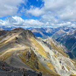 De eindeloze bergtoppen...