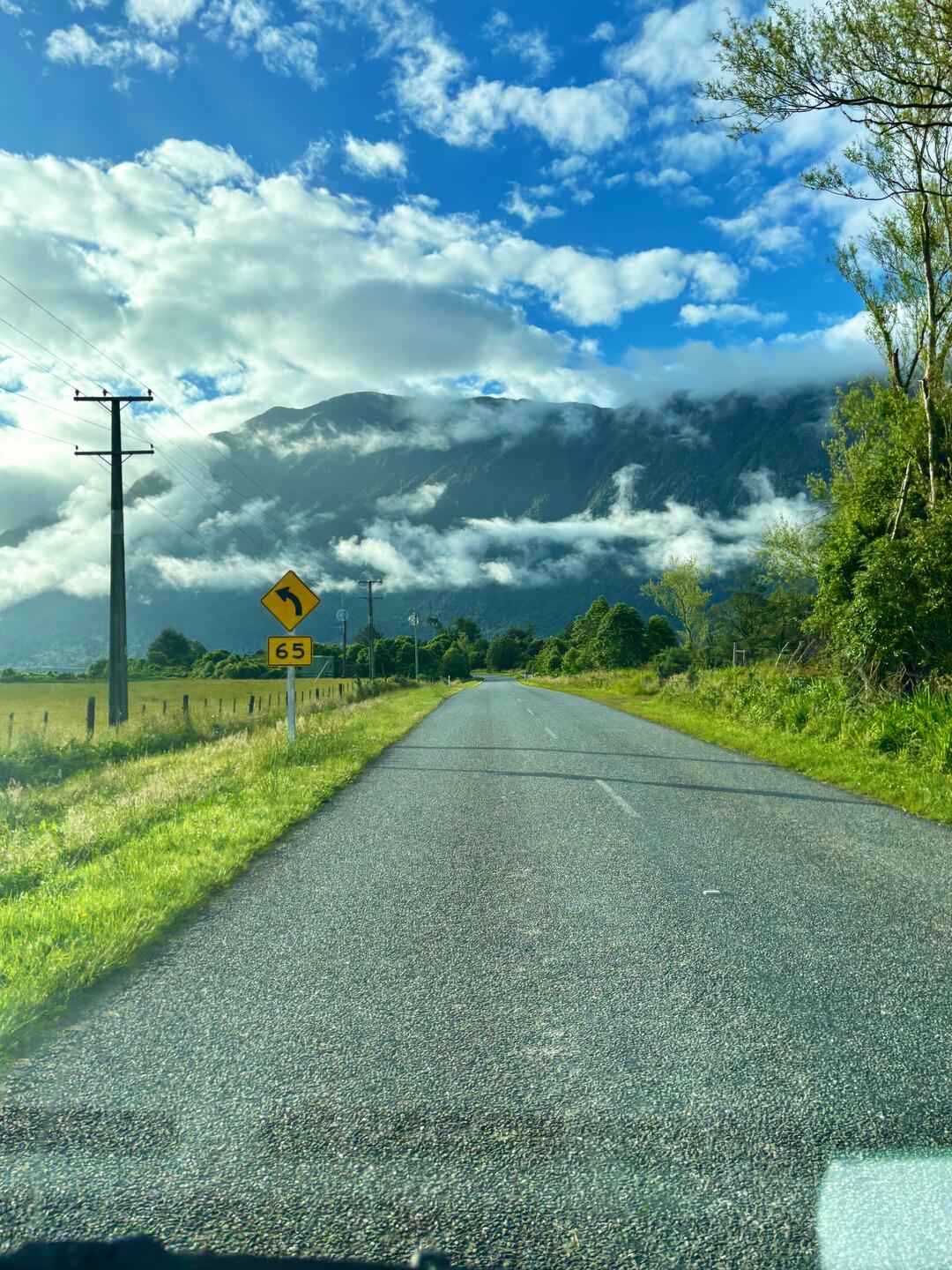 Op weg naar Arthur's Pass, de zon kwam langzaam maar zeker tevoorschijn