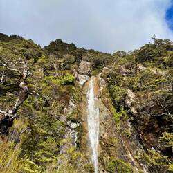 Een van de vele watervallen