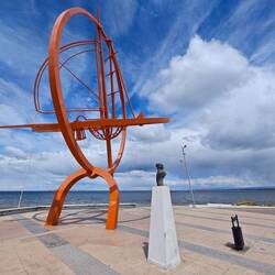 die Skulptur "Circunnavegación“ (Zirkumnavigation)