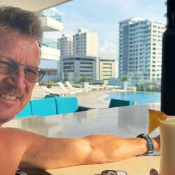 und die Cocktails am Pool schmecken auch