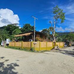 So sieht es hier aus. Schotterstraßen in Port Barton.