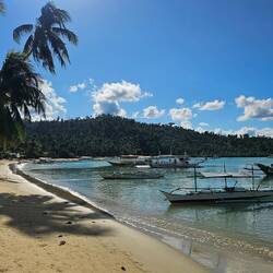 Die Boote warten auf Kundschaft.