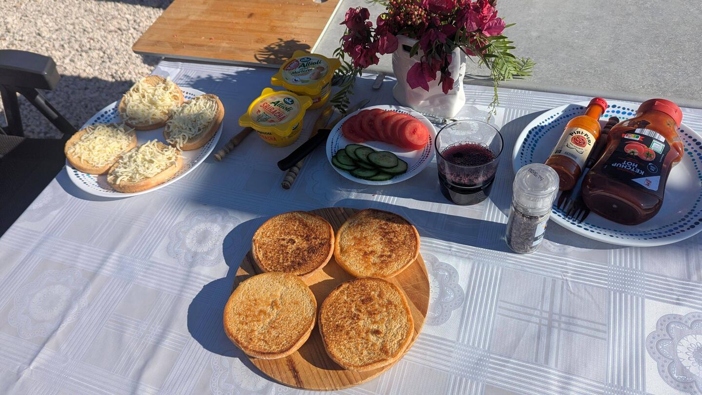 Die Oberteile der Buns sind angebraten.