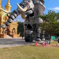 Der Gigant setzt sich in Bewegung. An Bord der König. 👑👑👑