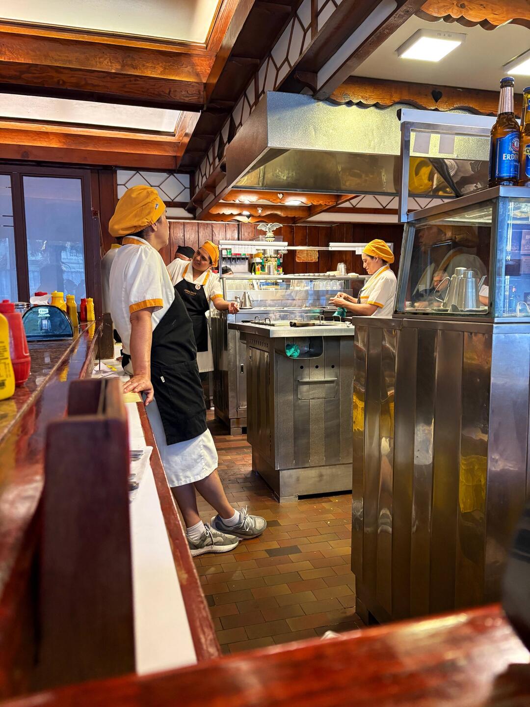 Famous "diner" Antigua Fuente near our hotel Le Meridian