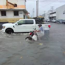 ... und die Straße wird zum See ...