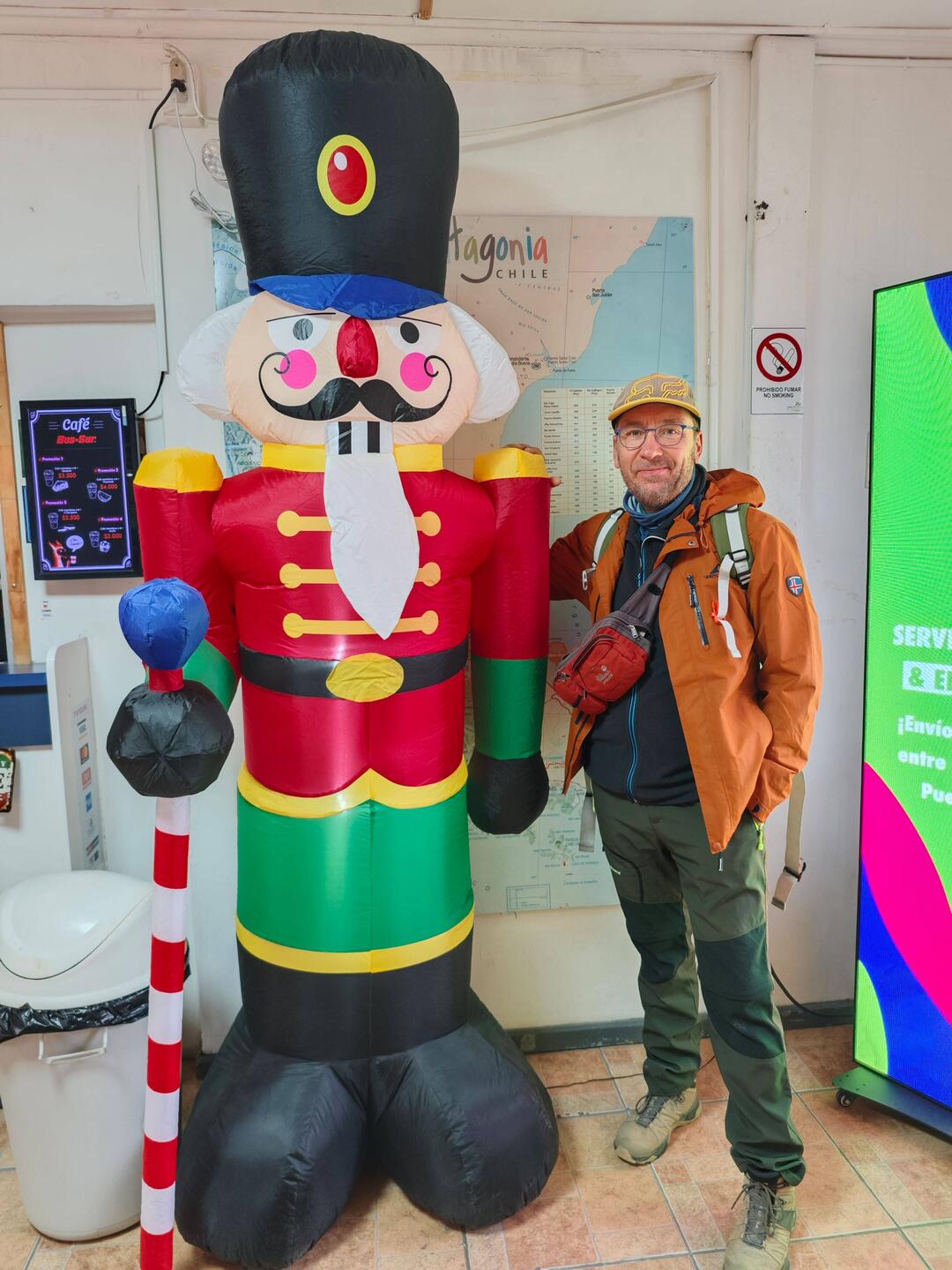 Im Busbahnhof in Punta Arenas - Weihnachten rückt immer näher!