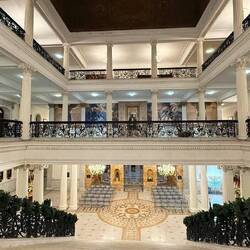 L'édifice compte 5 étages au total.