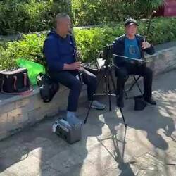 In jeder Ecke wird musiziert.