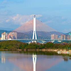 Die Brücke heißt ganz simpel: Große Brücke 😄