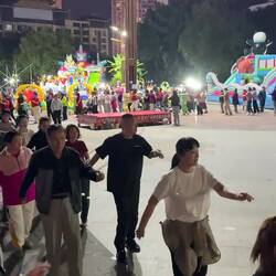 Dort steppt abends auch der Bär.