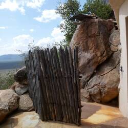 Es gibt nur eine Aussendusche