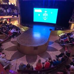 Eine Stunde vorher Beginn ist schon alles voll.