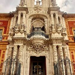 Son entrée 😍 bel exemple du baroque sévillan
