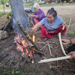 Sticky-Reis...soooo lecker👍Reis wird in den Bambusstöcken am Feuer gekocht