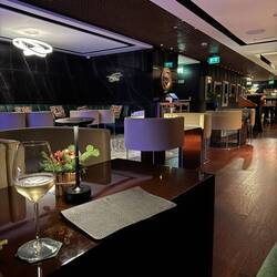 Schöne Bar über der Stadt - nur nichts mehr für uns