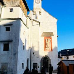 No te pierdas la capilla, una joya.