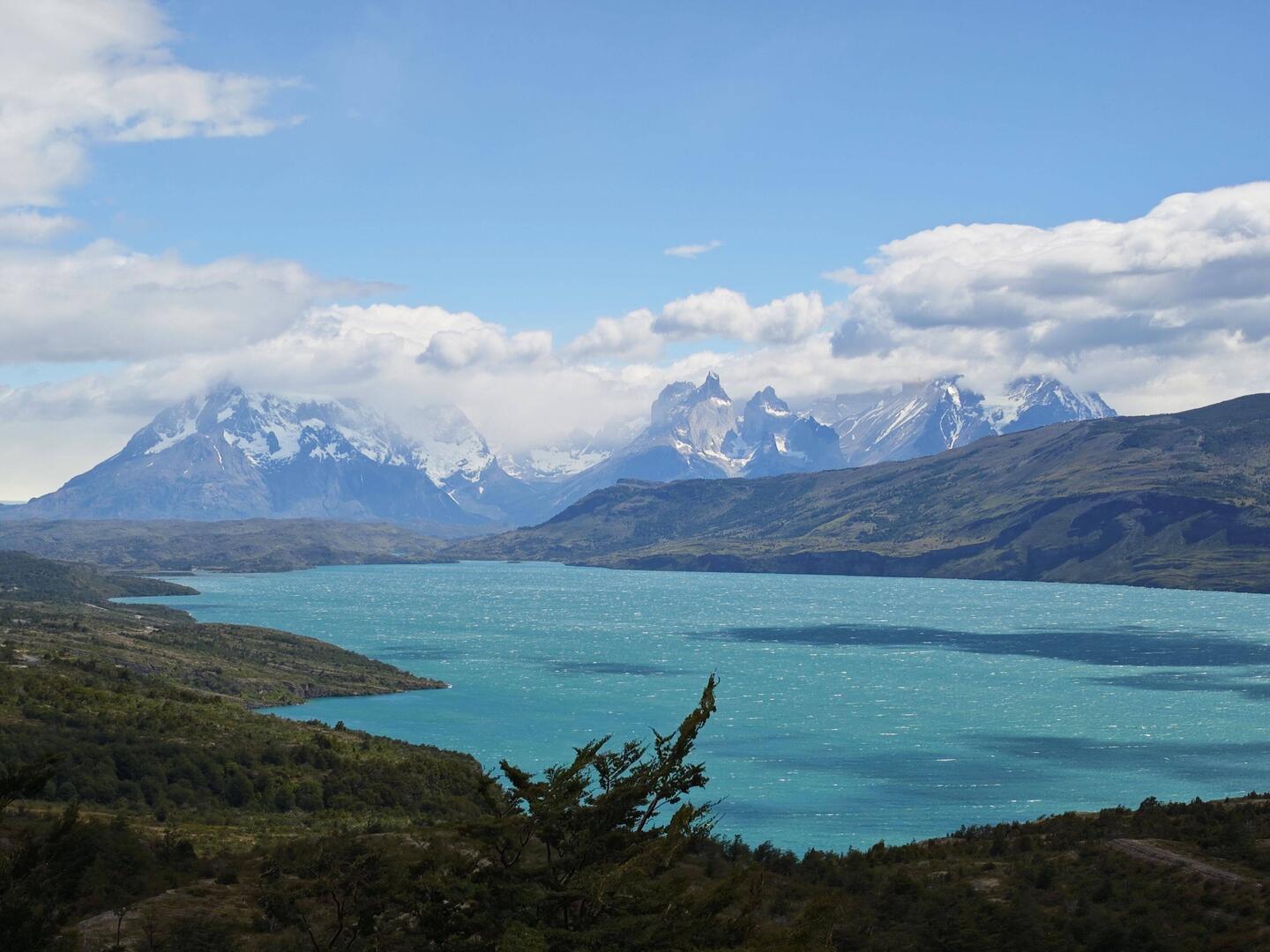 Anfahrt zum Lago Grey mit Blick auf den Lago del Toro