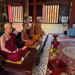 Wat Phra Singh, es sind nur Puppen