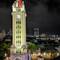 der Aloha-Tower, früher das höchste Gebäude Honolulus