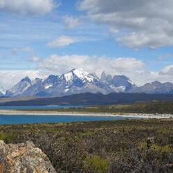 in der Mitte im Hintergrund erkennt man schon die drei Türme