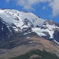 Blick auf einen Teil des Cordillera-Bergmassivs im Zeitraffer