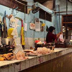 Pasar Legi market - chicken still to be sold... only 30 degrees, who cares about salmonella?