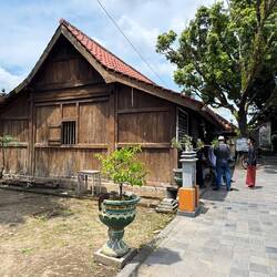 Traditional buildings in the mosque and royal cemetery grounds