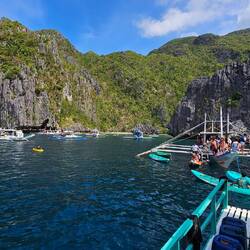 1. Stop Cadlao Lagoon: Kajak mieten für 300 PHP (4.34€).