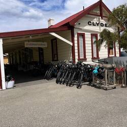 Fahrradstation im alten Bahnhof in Glyde